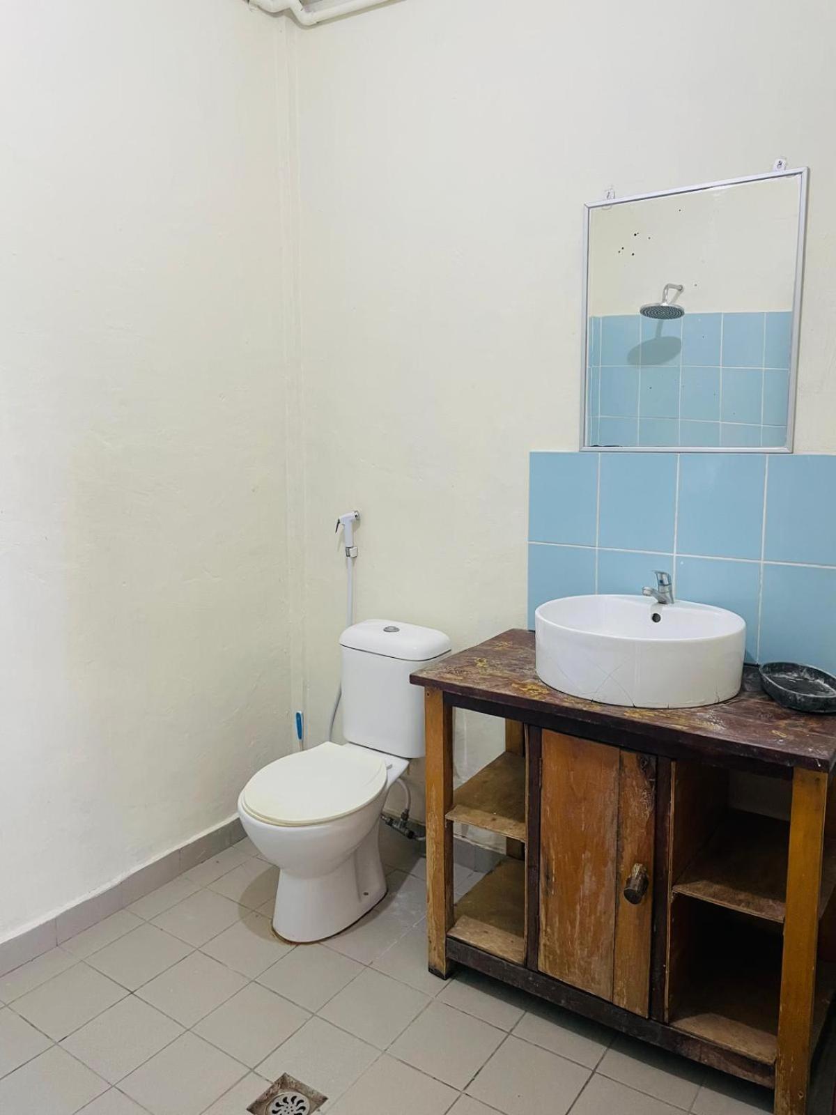 Merdeka House Maluk Habitación foto
